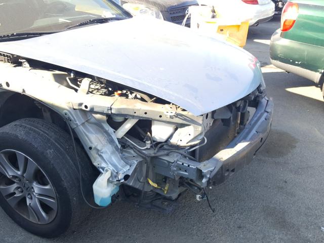 Photo 8 VIN: 1HGCP2F49BA142070 - HONDA ACCORD LXP 