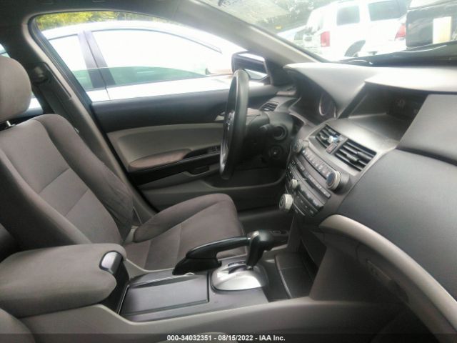 Photo 4 VIN: 1HGCP2F49CA087251 - HONDA ACCORD SDN 