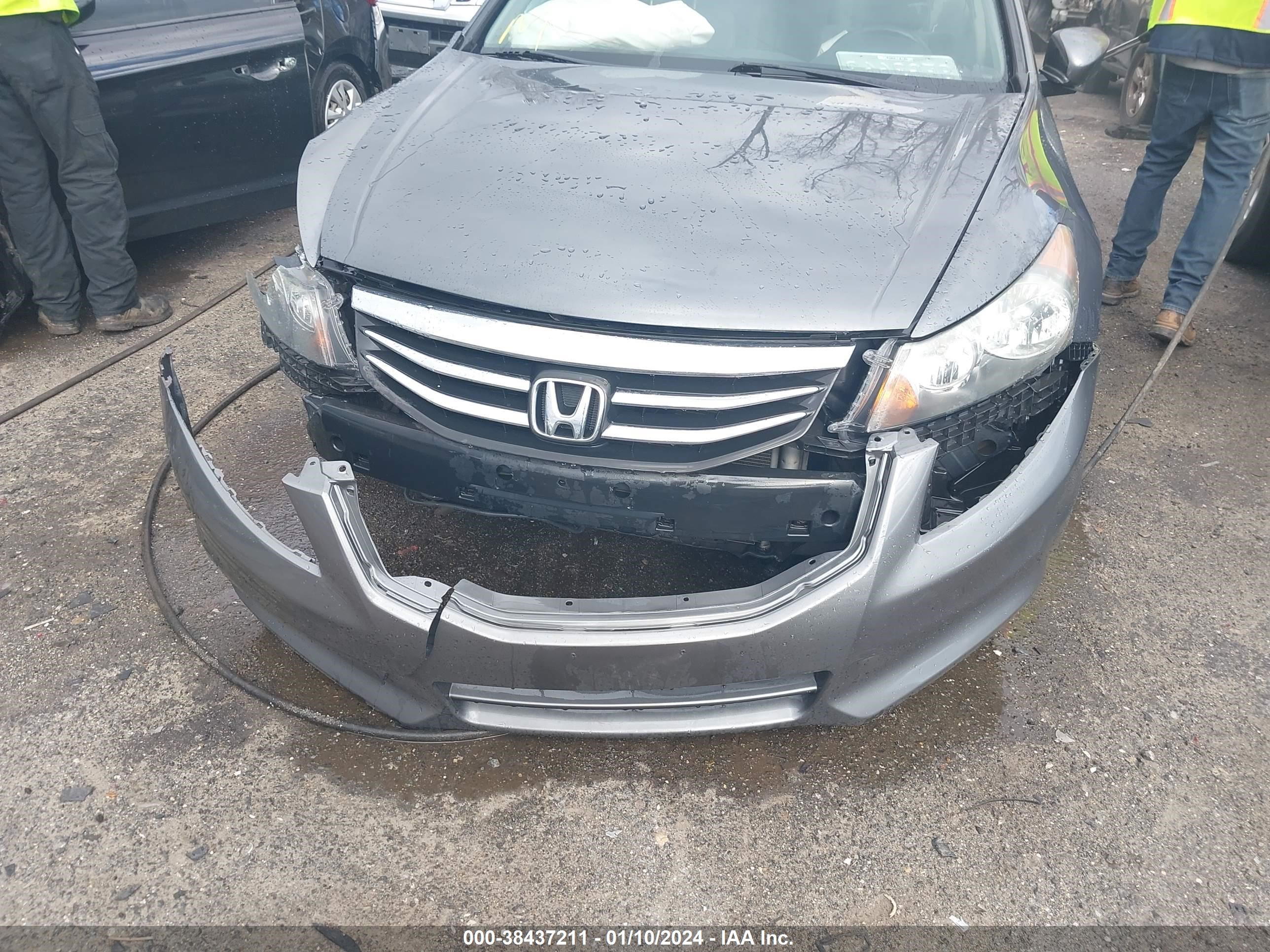 Photo 5 VIN: 1HGCP2F49CA182697 - HONDA ACCORD 