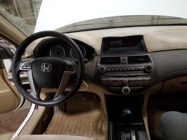 Photo 7 VIN: 1HGCP2F4XAA005007 - HONDA ACCORD LXP 