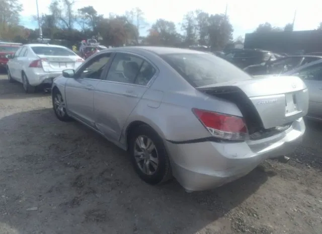 Photo 2 VIN: 1HGCP2F4XAA012961 - HONDA ACCORD SDN 