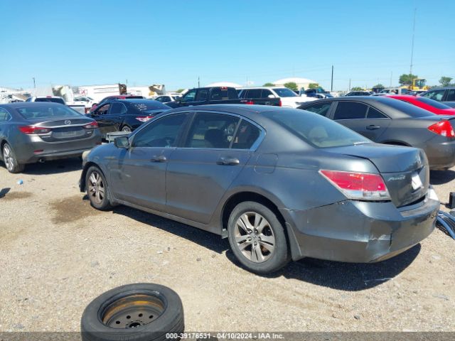 Photo 2 VIN: 1HGCP2F4XAA015147 - HONDA ACCORD 