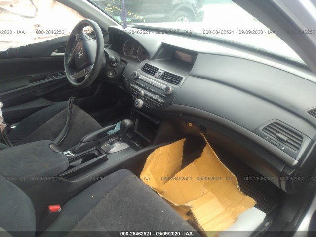 Photo 4 VIN: 1HGCP2F4XAA064736 - HONDA ACCORD SDN 