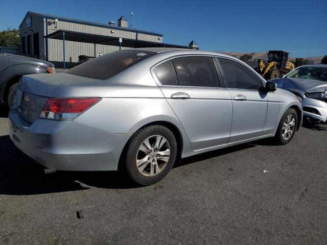 Photo 2 VIN: 1HGCP2F4XAA074814 - HONDA ACCORD LXP 