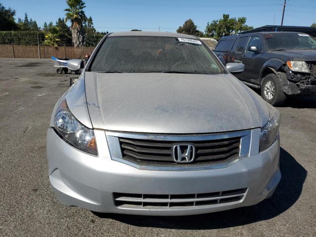 Photo 4 VIN: 1HGCP2F4XAA074814 - HONDA ACCORD LXP 