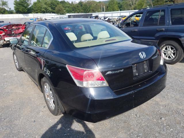 Photo 2 VIN: 1HGCP2F4XAA084145 - HONDA ACCORD LXP 