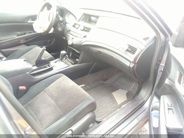 Photo 4 VIN: 1HGCP2F4XAA093749 - HONDA ACCORD SDN 