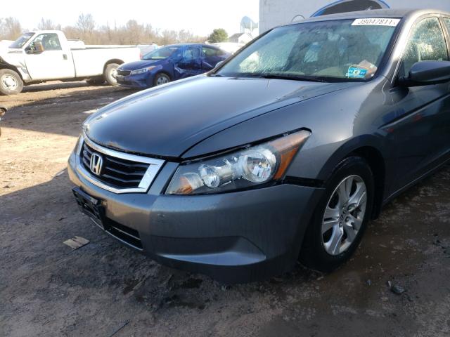 Photo 8 VIN: 1HGCP2F4XAA102482 - HONDA ACCORD LXP 