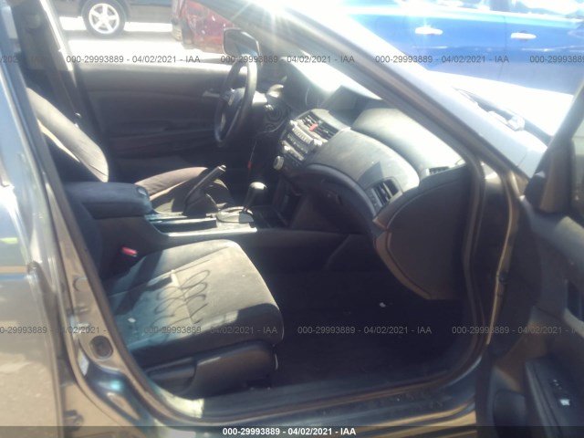 Photo 4 VIN: 1HGCP2F4XAA107889 - HONDA ACCORD SDN 