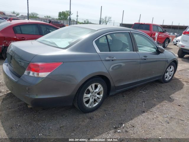 Photo 3 VIN: 1HGCP2F4XAA118181 - HONDA ACCORD 