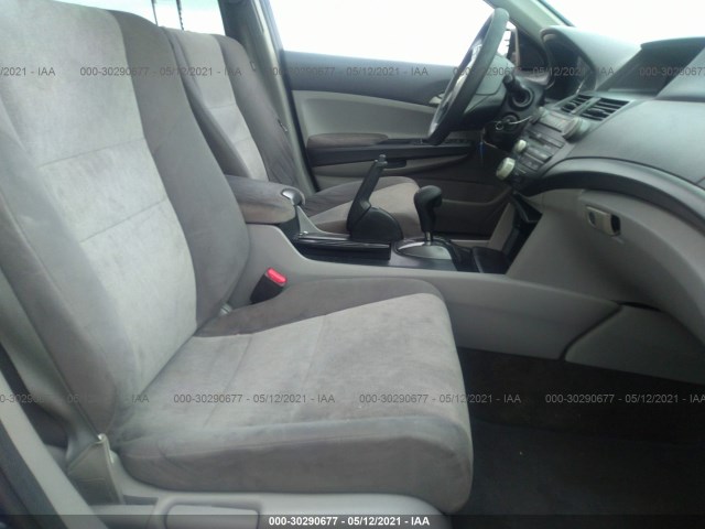 Photo 4 VIN: 1HGCP2F4XAA120769 - HONDA ACCORD SDN 