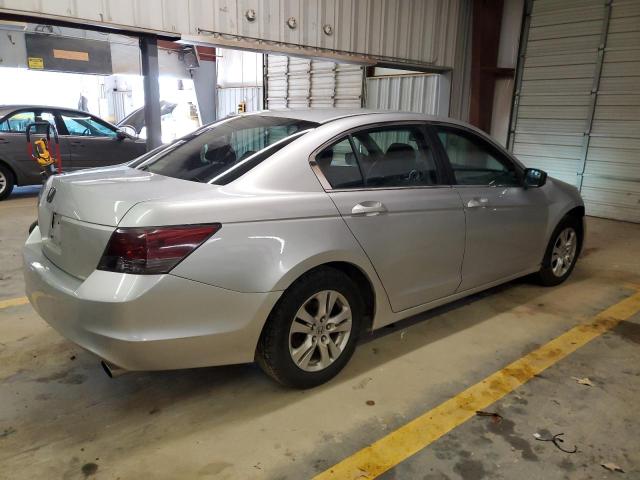 Photo 2 VIN: 1HGCP2F4XAA136227 - HONDA ACCORD 