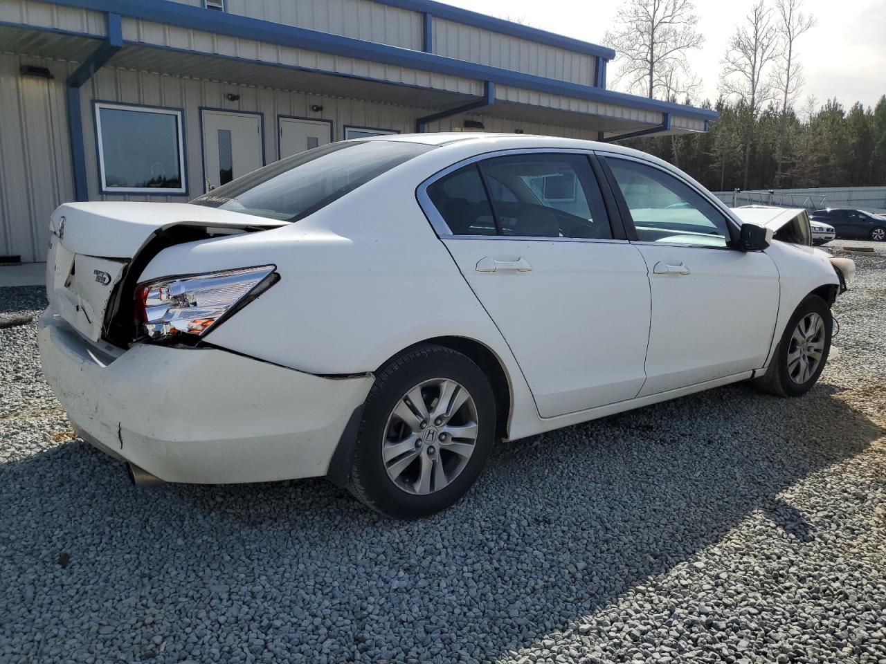 Photo 2 VIN: 1HGCP2F4XAA142738 - HONDA ACCORD 