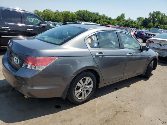 Photo 2 VIN: 1HGCP2F4XAA163265 - HONDA ACCORD 