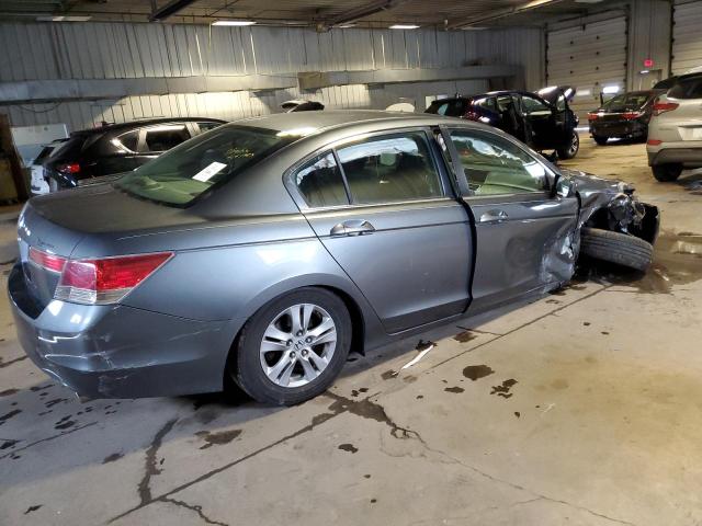 Photo 2 VIN: 1HGCP2F4XBA123883 - HONDA ACCORD LXP 