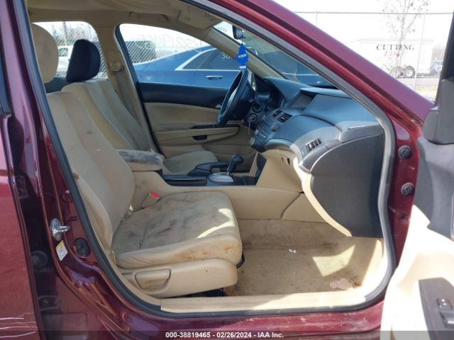 Photo 4 VIN: 1HGCP2F4XBA132454 - HONDA ACCORD 