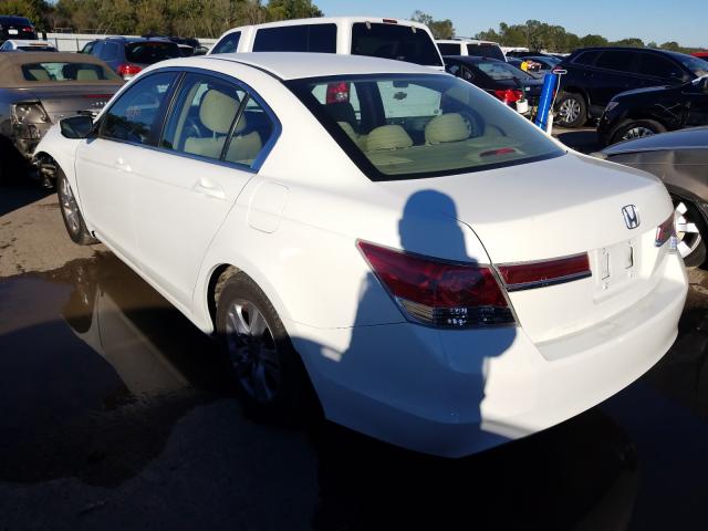 Photo 2 VIN: 1HGCP2F4XCA161888 - HONDA ACCORD LXP 