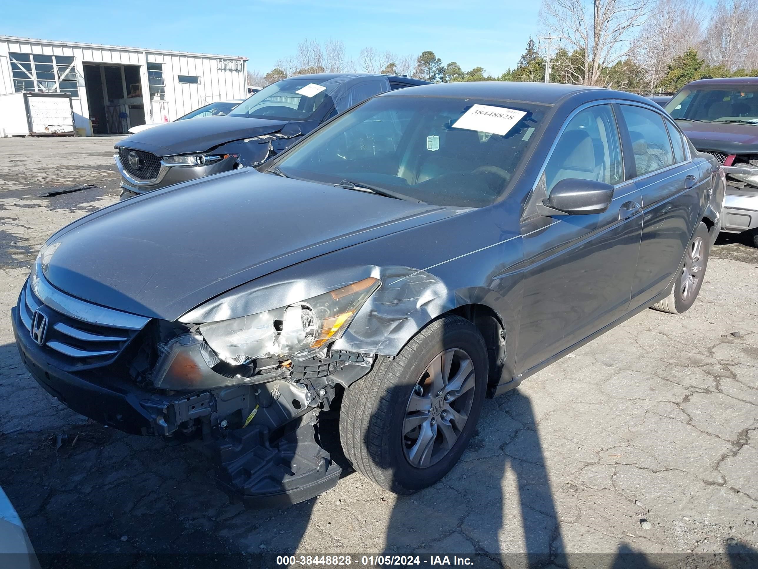 Photo 1 VIN: 1HGCP2F4XCA203816 - HONDA ACCORD 