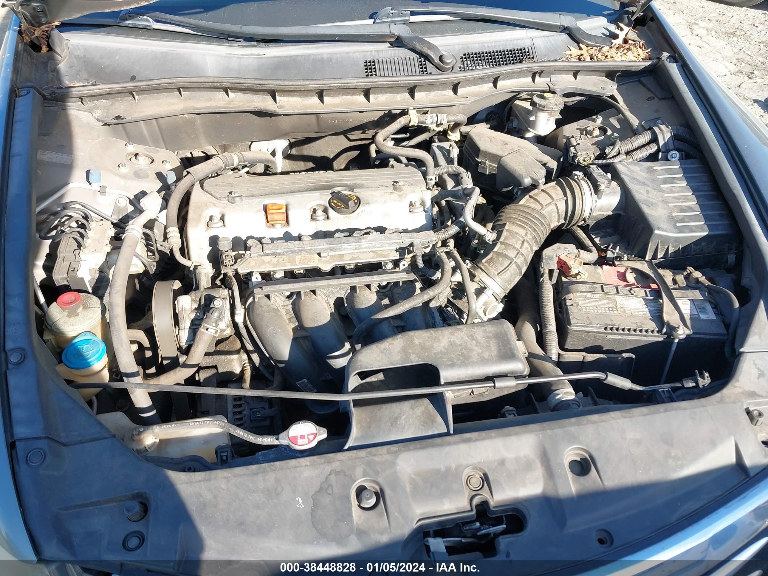 Photo 9 VIN: 1HGCP2F4XCA203816 - HONDA ACCORD 