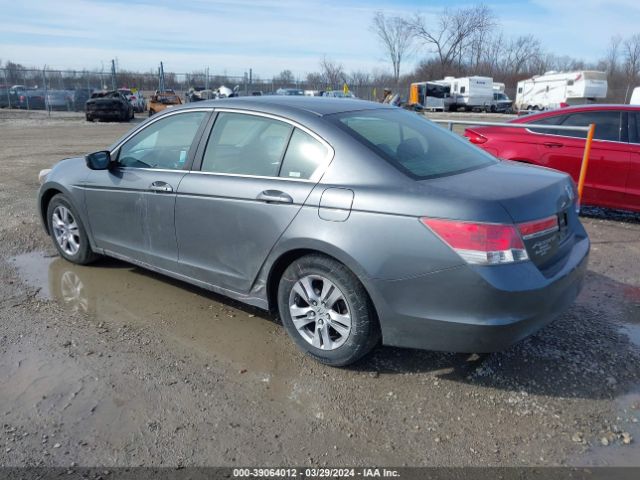 Photo 2 VIN: 1HGCP2F4XCA232846 - HONDA ACCORD 