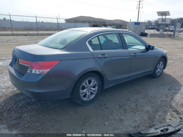 Photo 3 VIN: 1HGCP2F4XCA232846 - HONDA ACCORD 