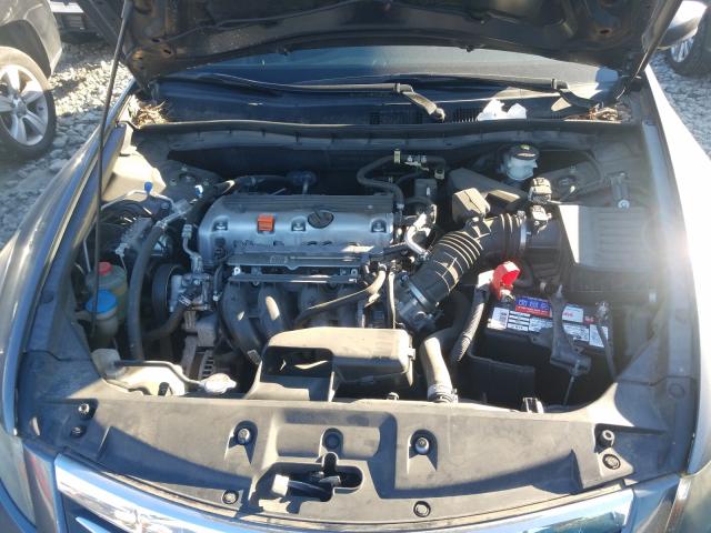 Photo 6 VIN: 1HGCP2F60BA031912 - HONDA ACCORD 