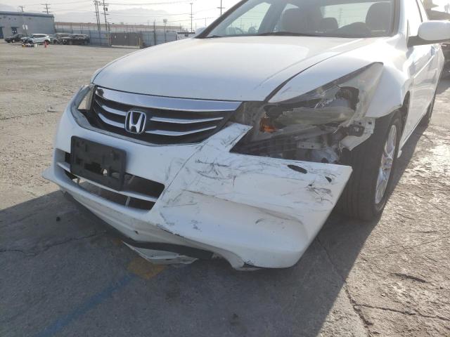 Photo 8 VIN: 1HGCP2F60BA035300 - HONDA ACCORD SE 