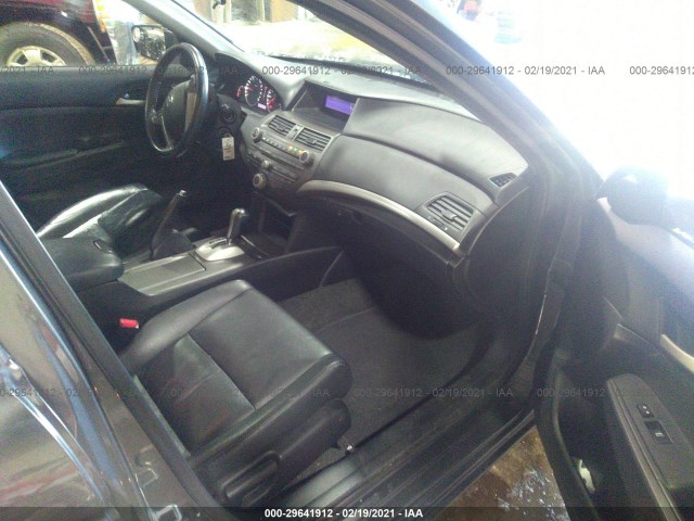 Photo 4 VIN: 1HGCP2F60BA056762 - HONDA ACCORD SDN 