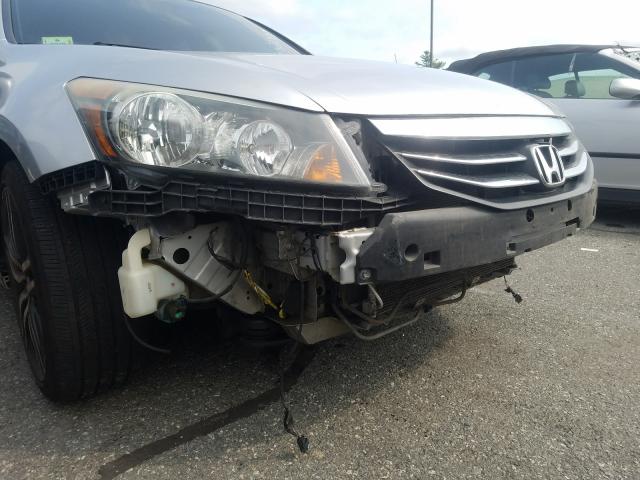 Photo 8 VIN: 1HGCP2F60BA145103 - HONDA ACCORD SE 