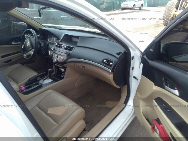 Photo 4 VIN: 1HGCP2F60BA155419 - HONDA ACCORD SDN 