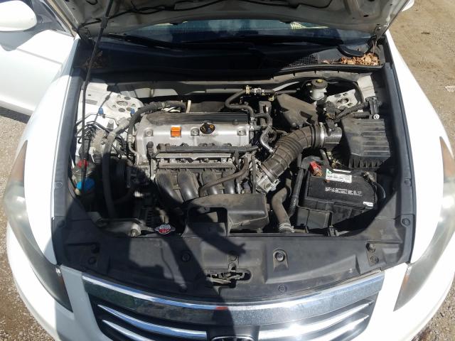 Photo 6 VIN: 1HGCP2F60CA000810 - HONDA ACCORD SE 