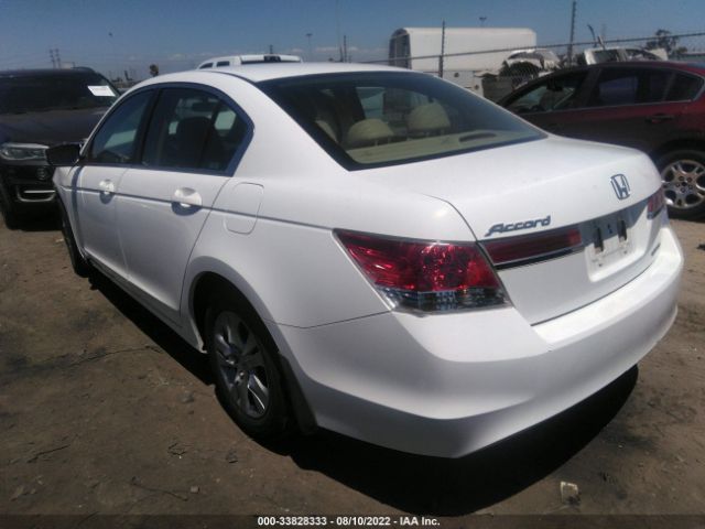 Photo 2 VIN: 1HGCP2F60CA034262 - HONDA ACCORD SDN 