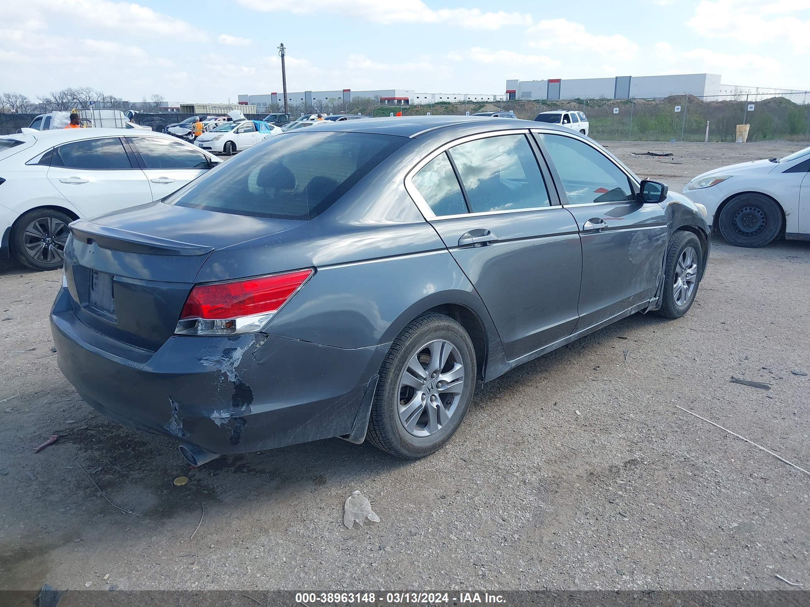 Photo 3 VIN: 1HGCP2F60CA071764 - HONDA ACCORD 