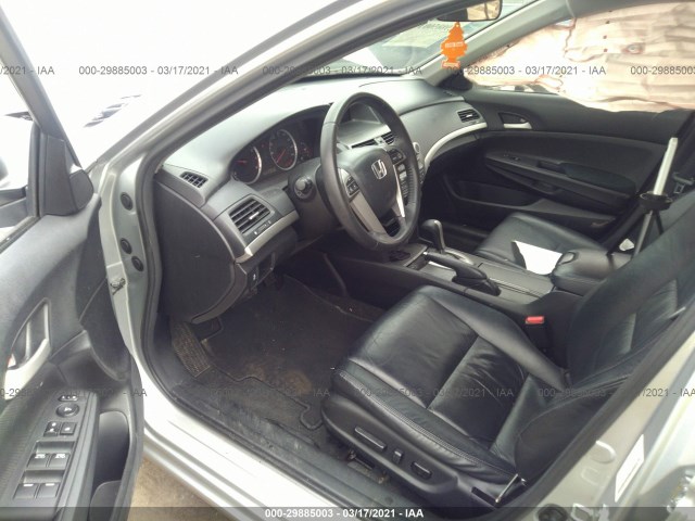 Photo 4 VIN: 1HGCP2F60CA113821 - HONDA ACCORD SDN 