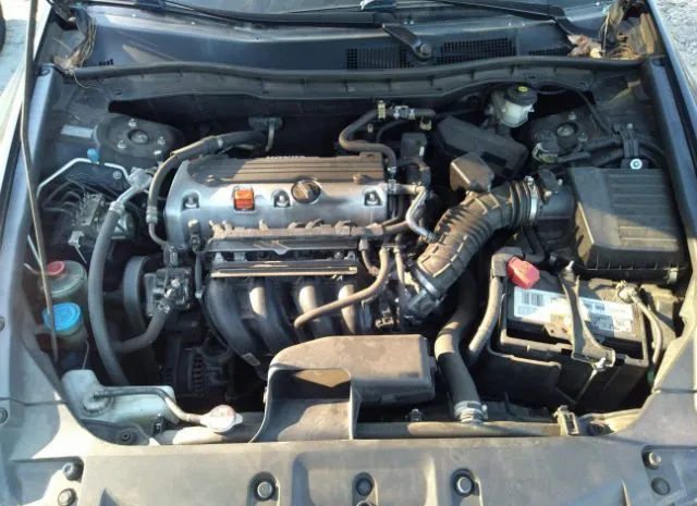 Photo 9 VIN: 1HGCP2F61BA011734 - HONDA ACCORD SDN 