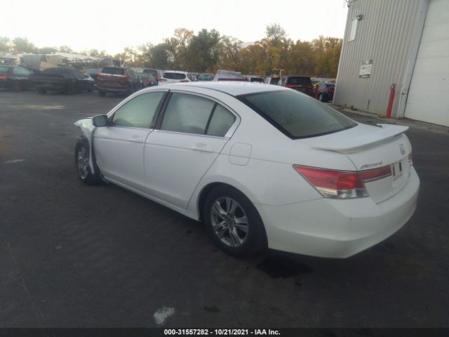 Photo 2 VIN: 1HGCP2F61BA017100 - HONDA ACCORD SDN 