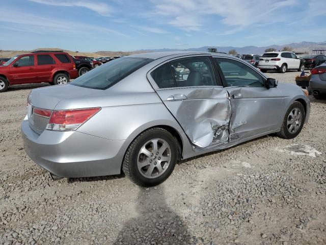 Photo 2 VIN: 1HGCP2F61BA070427 - HONDA ACCORD SE 