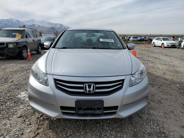 Photo 4 VIN: 1HGCP2F61BA070427 - HONDA ACCORD SE 