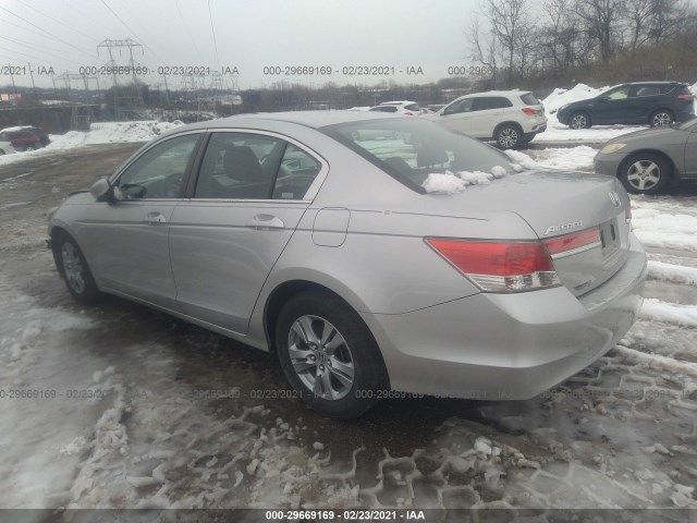 Photo 2 VIN: 1HGCP2F61CA005840 - HONDA ACCORD SDN 