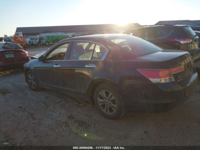 Photo 2 VIN: 1HGCP2F61CA010939 - HONDA ACCORD 