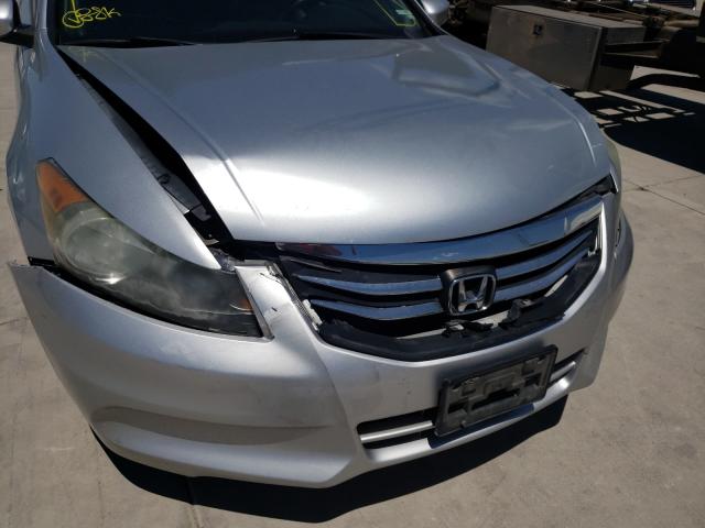 Photo 8 VIN: 1HGCP2F61CA015218 - HONDA ACCORD SE 