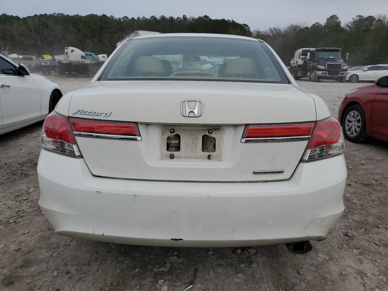 Photo 5 VIN: 1HGCP2F61CA037459 - HONDA ACCORD 