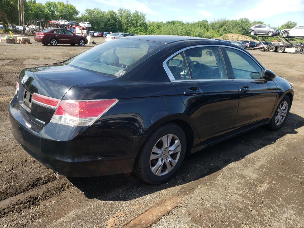 Photo 2 VIN: 1HGCP2F61CA053192 - HONDA ACCORD 