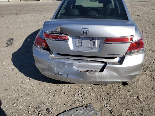 Photo 8 VIN: 1HGCP2F61CA079775 - HONDA ACCORD SE 