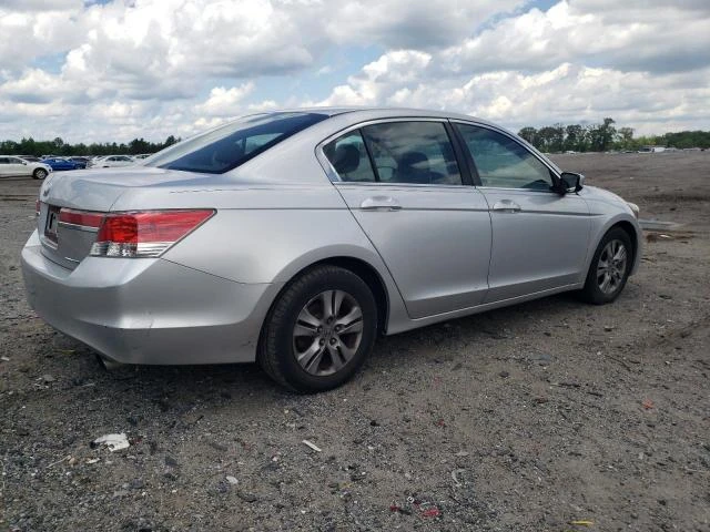 Photo 2 VIN: 1HGCP2F61CA119496 - HONDA ACCORD SE 