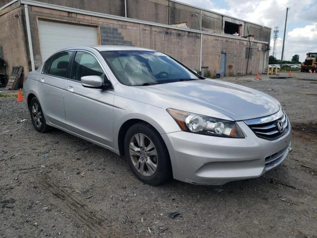 Photo 3 VIN: 1HGCP2F61CA119496 - HONDA ACCORD SE 