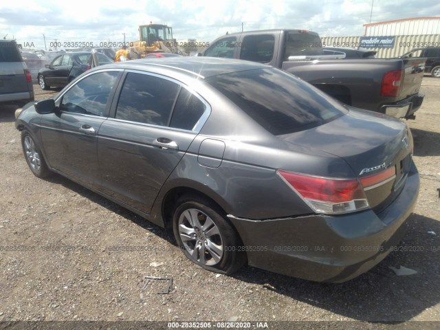 Photo 2 VIN: 1HGCP2F61CA120437 - HONDA ACCORD SDN 