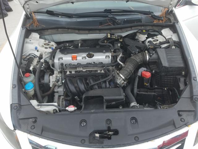 Photo 6 VIN: 1HGCP2F61CA128781 - HONDA ACCORD SE 