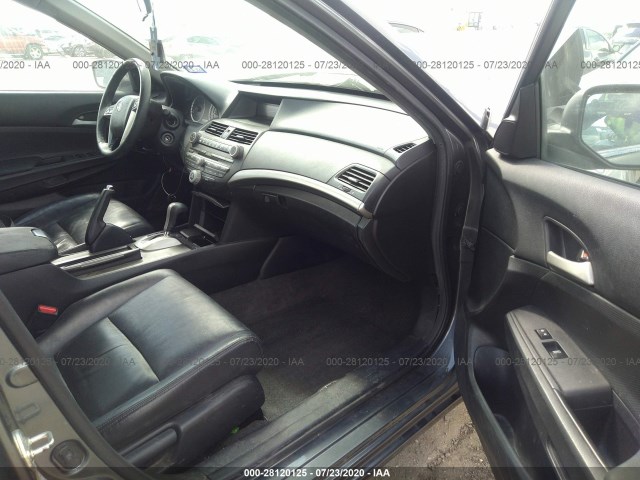 Photo 4 VIN: 1HGCP2F61CA161800 - HONDA ACCORD SDN 