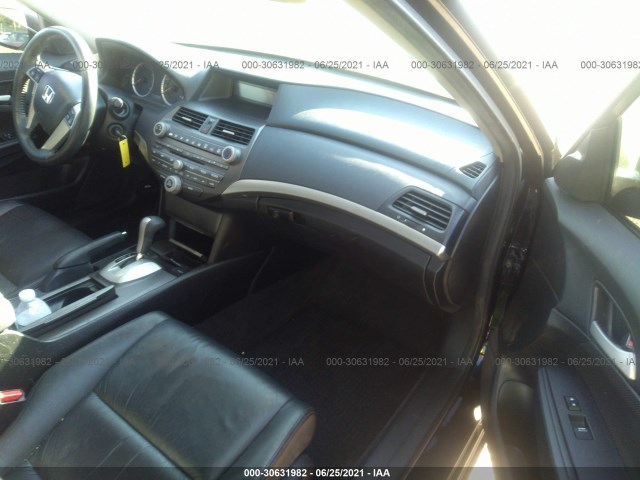 Photo 4 VIN: 1HGCP2F61CA222708 - HONDA ACCORD SDN 